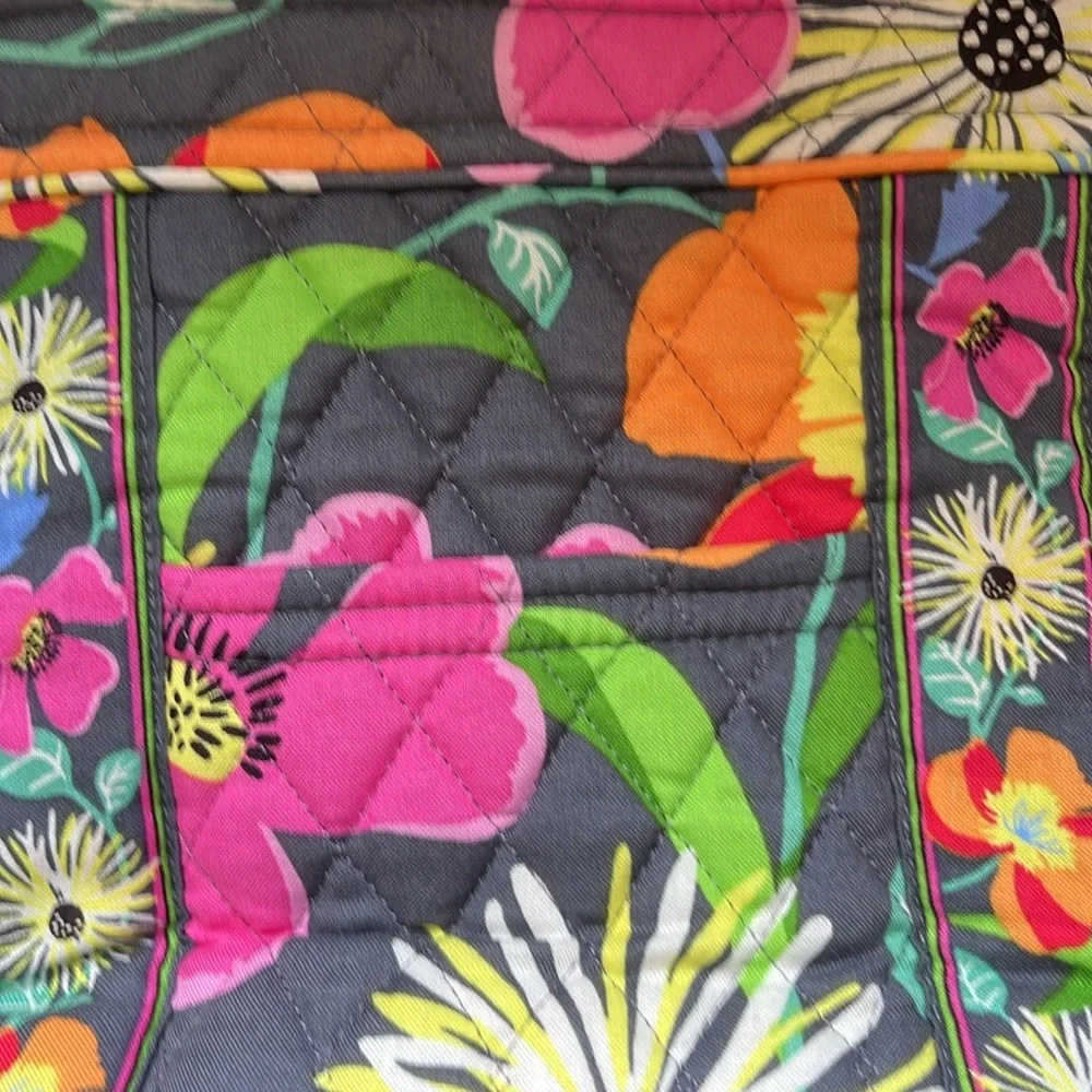 Vera Bradley little Mandy floral handbag
